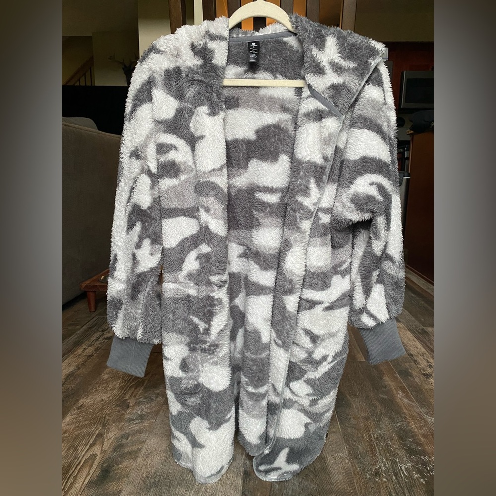 90 Degree by Reflex Fleece Cardigan- White Camo with Hood and Pockets Size Small